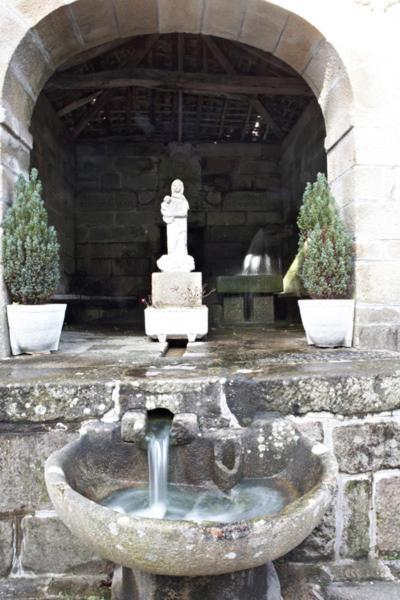 Отель Hospederia Monasterio De Пойо Экстерьер фото